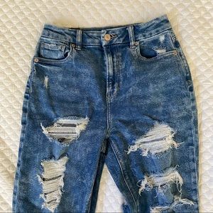 American Eagle Very Distressed Blue Denim High Rise Curvy Mom Jeans Size 0 Short